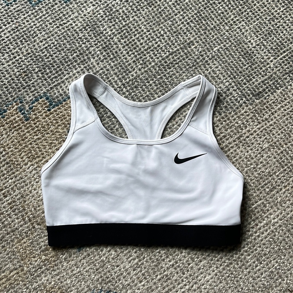 Nike Women's Pro Swoosh Medium-Support Sports Bra